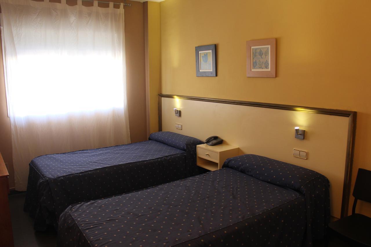 Hotel Velilla Велилья-де-Сан-Антонио Экстерьер фото